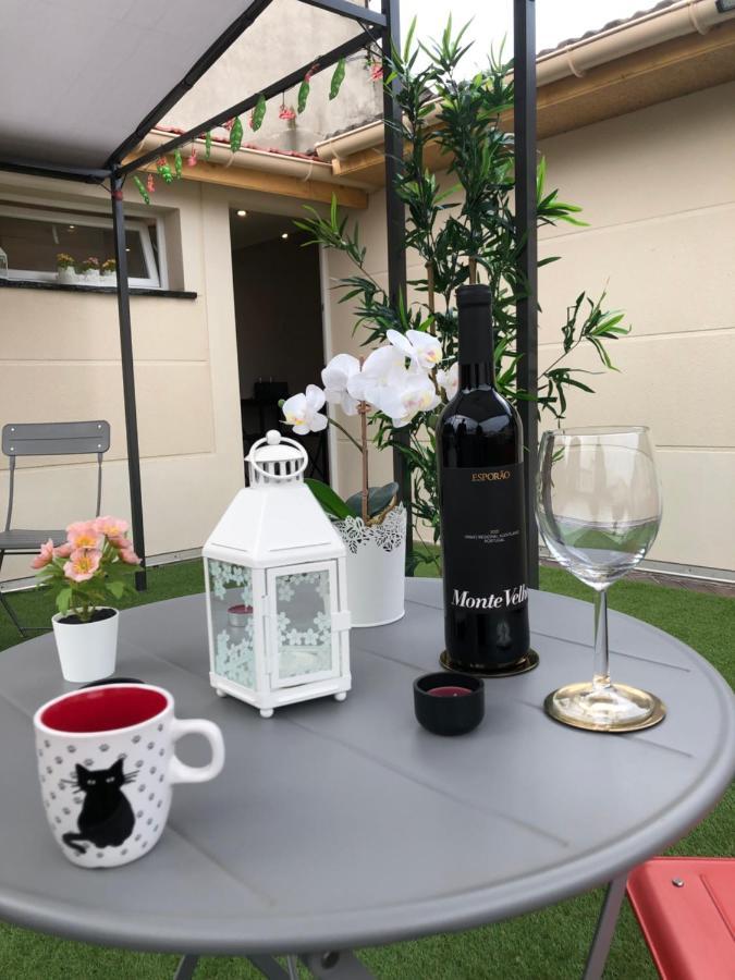 Paris-Eiffel, Bienvenue -Terrasse -Netflix Appartement Pantin Buitenkant foto